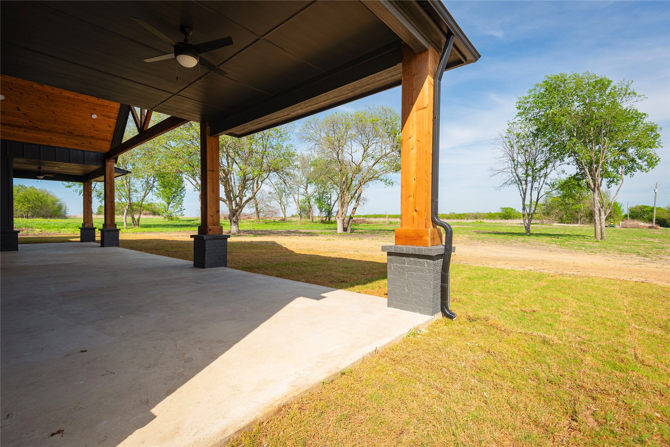 4863 County Road 1098 Celeste TX 75423