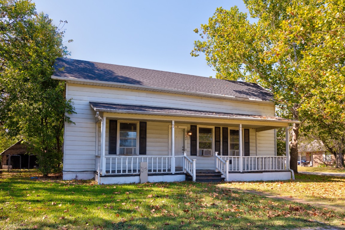 520 N Prairie Street Pilot Point TX 76258