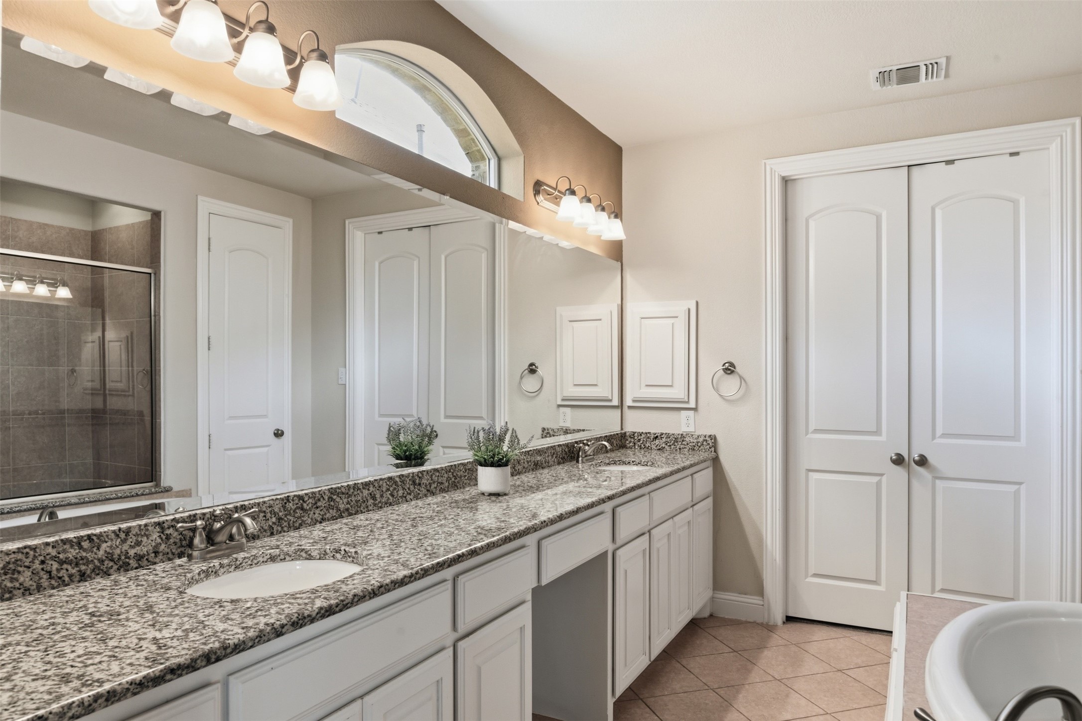 8224 Lindsay Gardens The Colony TX 75056