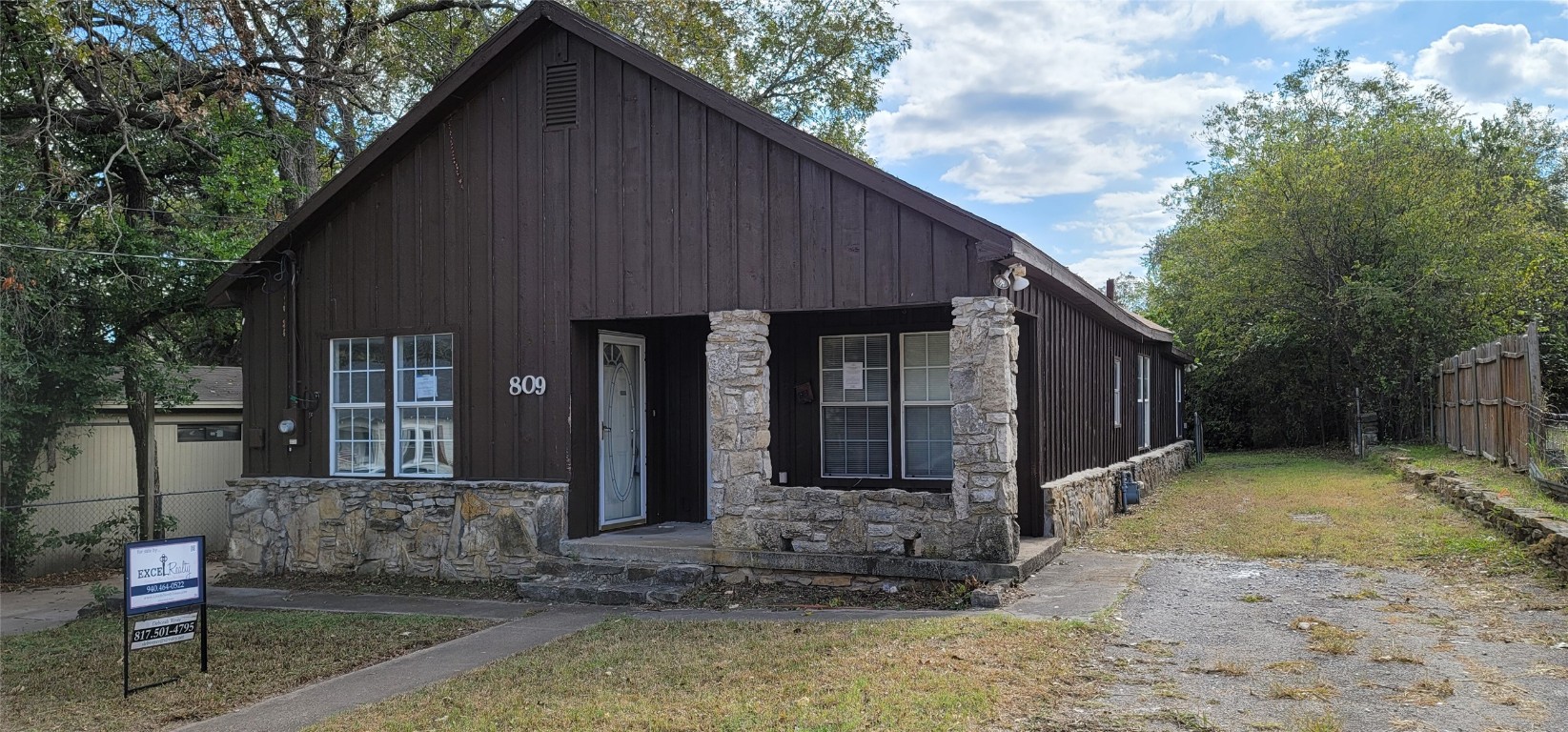 809 W Bridge Street Weatherford TX 76086