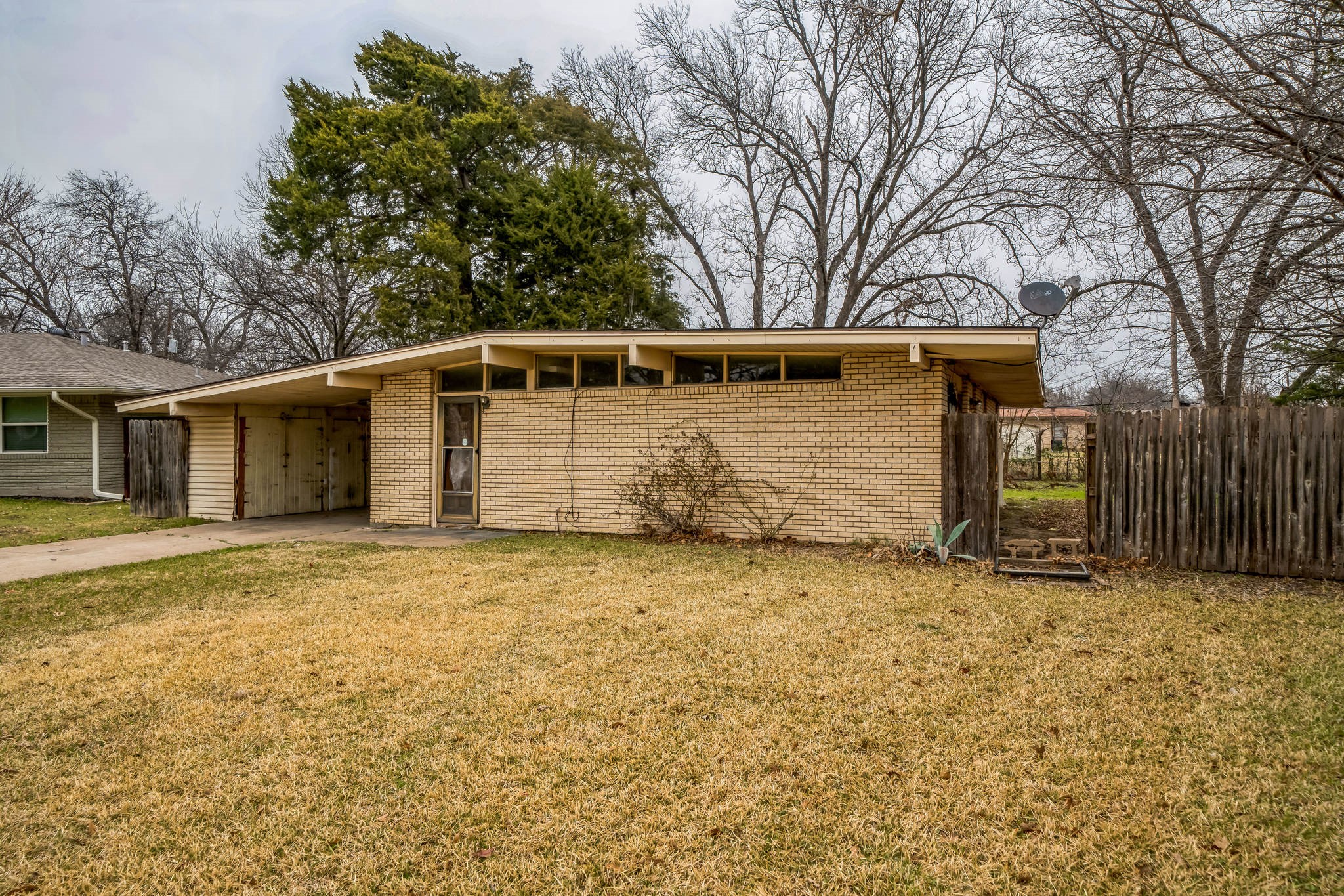 409 Harriett Street Arlington TX 76010