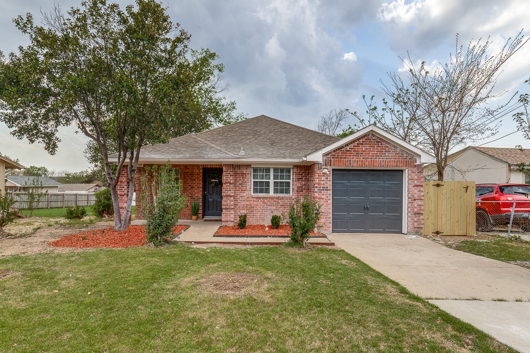 559 Helena Street Dallas TX 75217