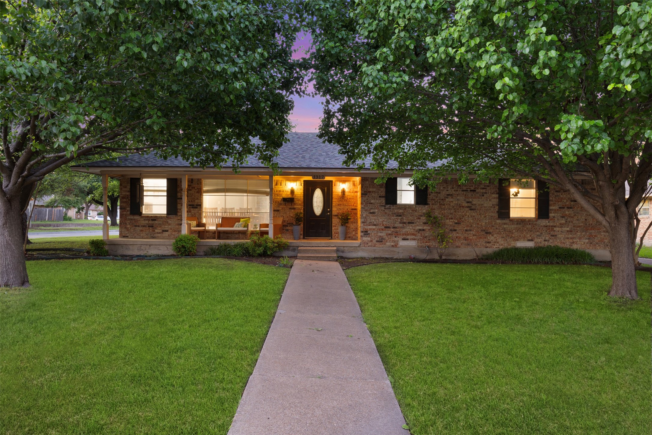 1317 Kingsbridge Drive Garland TX 75040