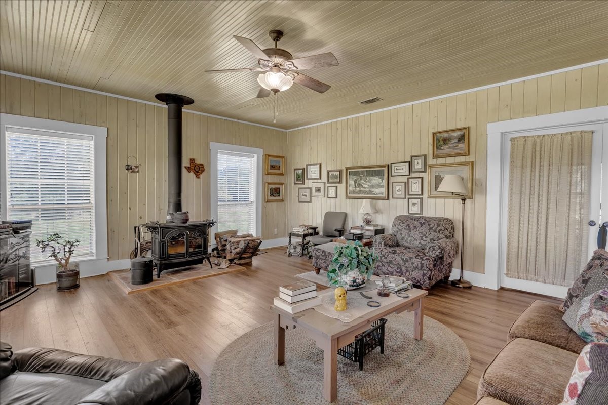 1476 County Road 2130 Telephone TX 75488