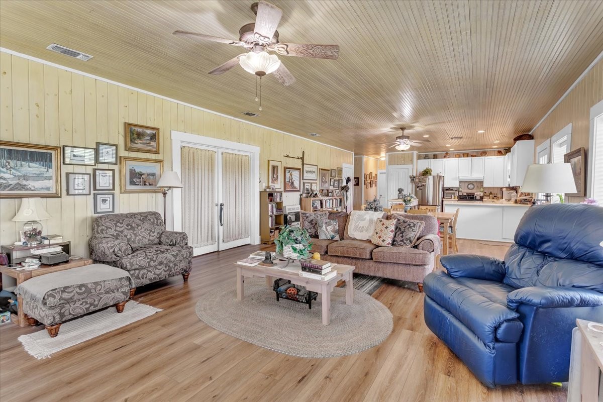 1476 County Road 2130 Telephone TX 75488