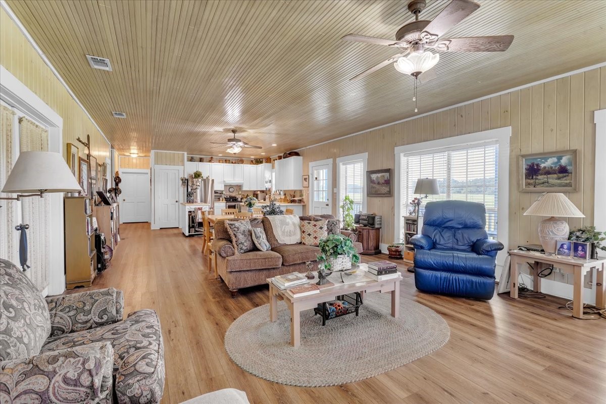 1476 County Road 2130 Telephone TX 75488