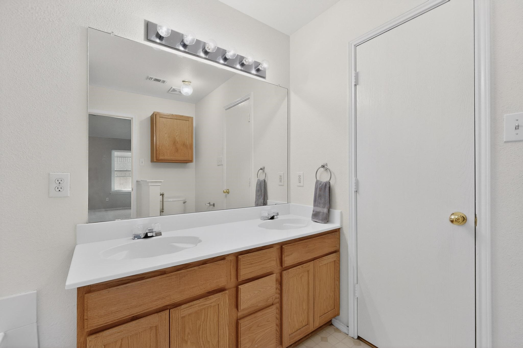 1025 Caleb Street Burleson TX 76028