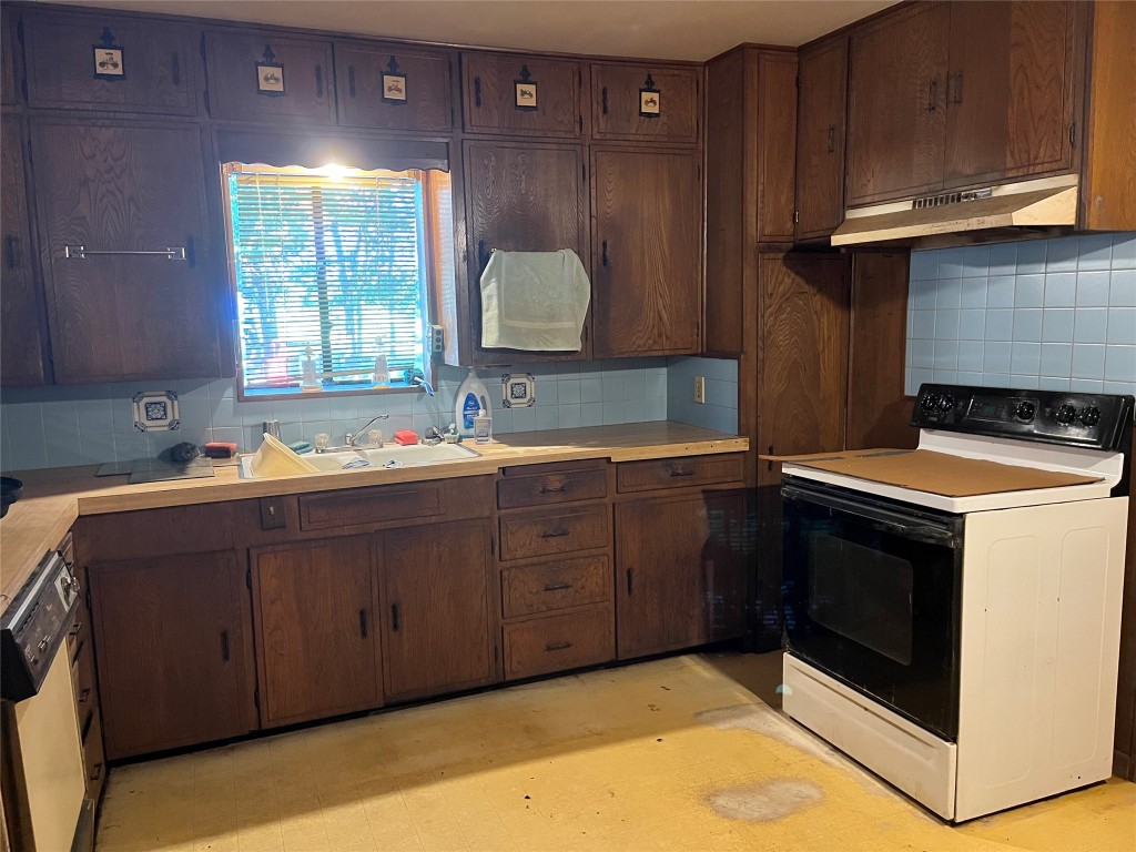 7687 Fm 17 Grand Saline TX 75140