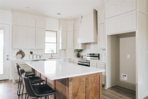 1008 Don Eve Court Azle TX 76020
