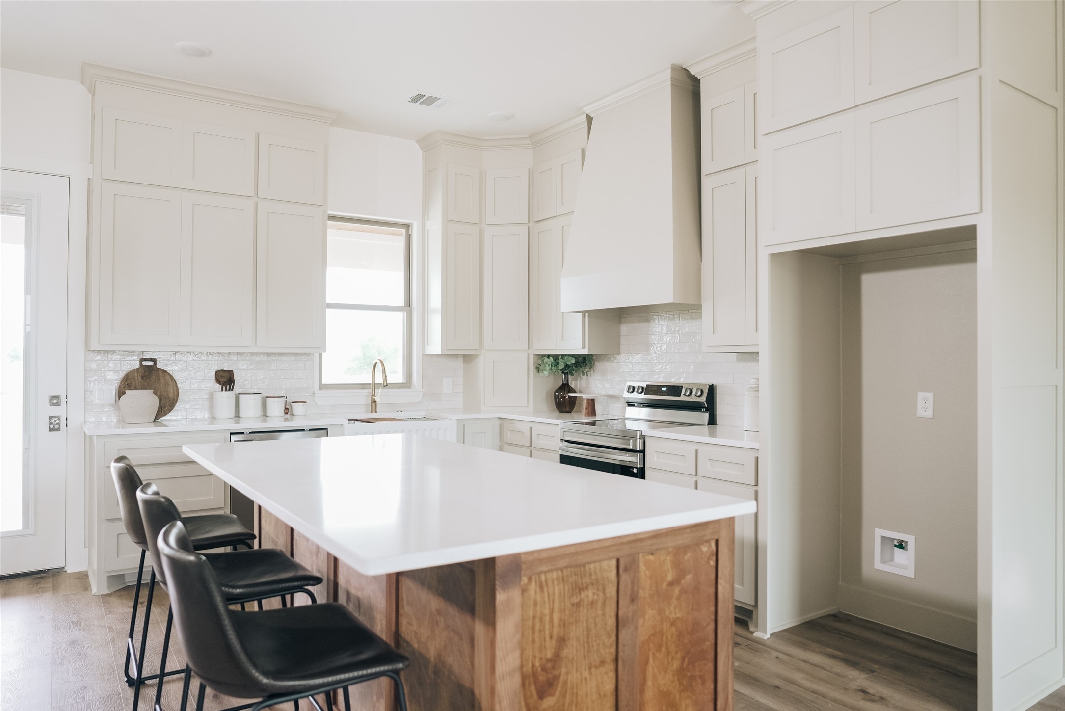 1008 Don Eve Court Azle TX 76020