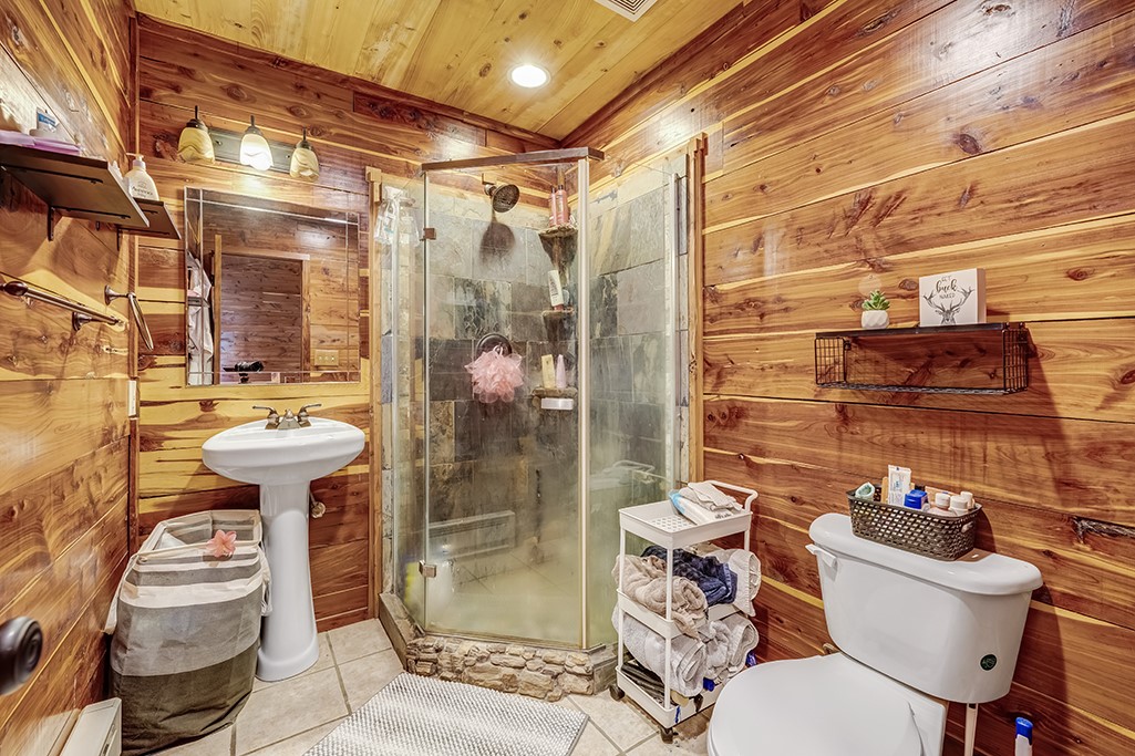 4798 County Road 4235 De Kalb TX 75559