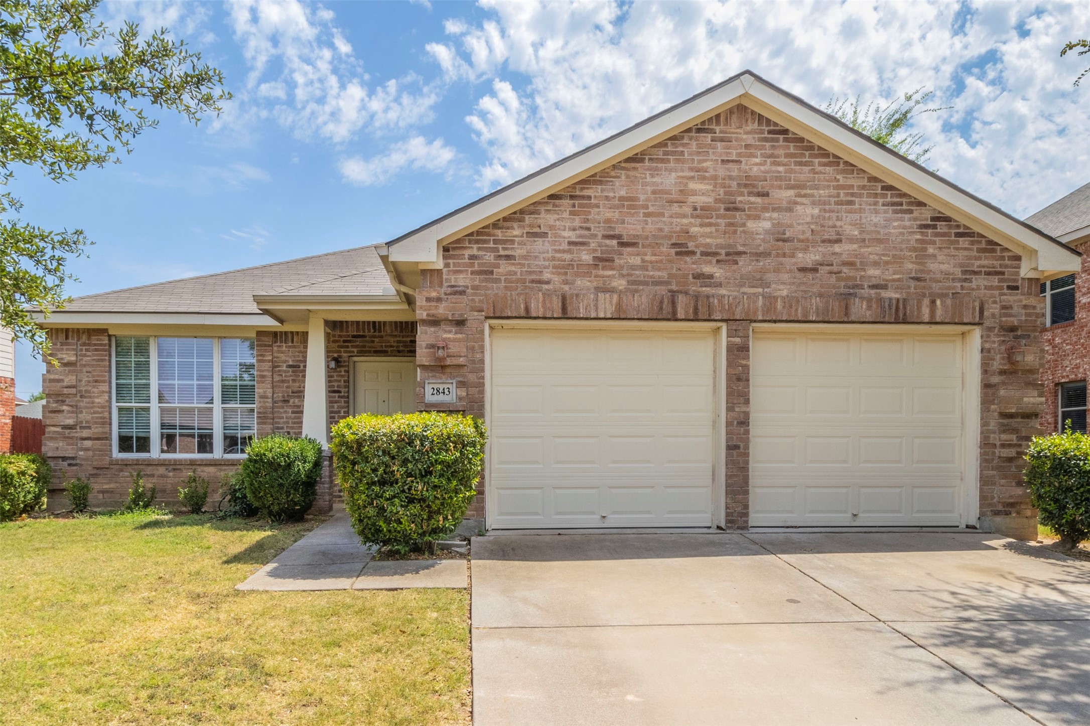2843 Park Springs Drive Grand Prairie TX 75052