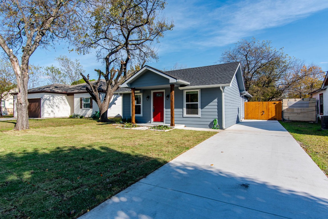 1126 Cambridge Street River Oaks TX 76114
