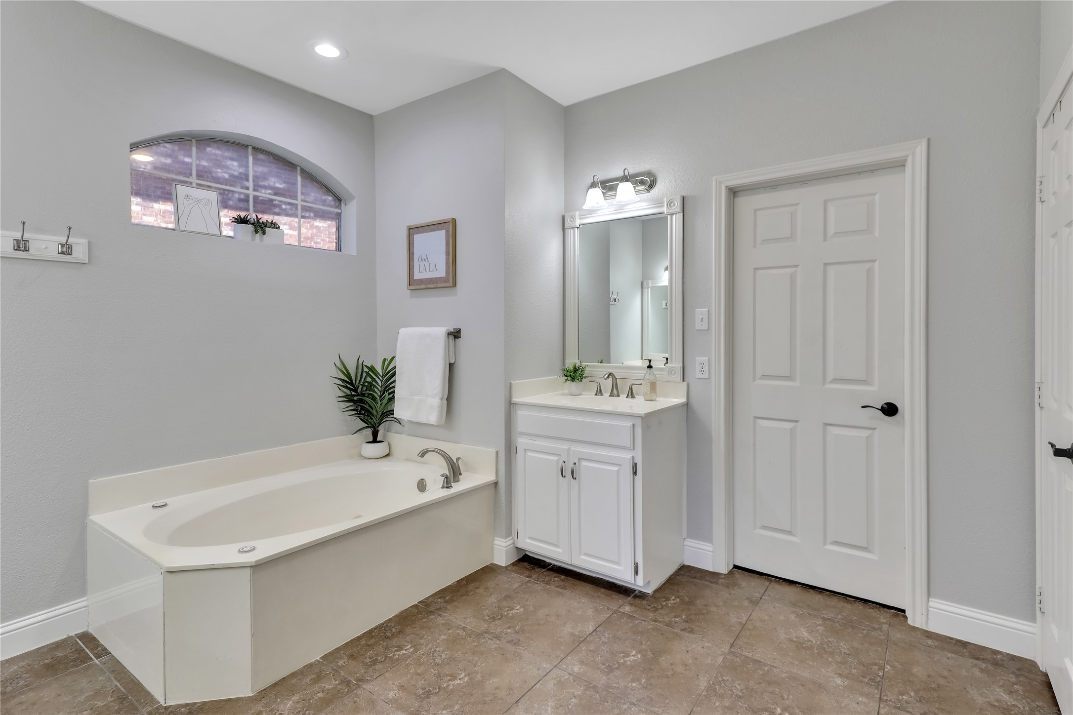 7518 Fitchburg Avenue Garland TX 75044