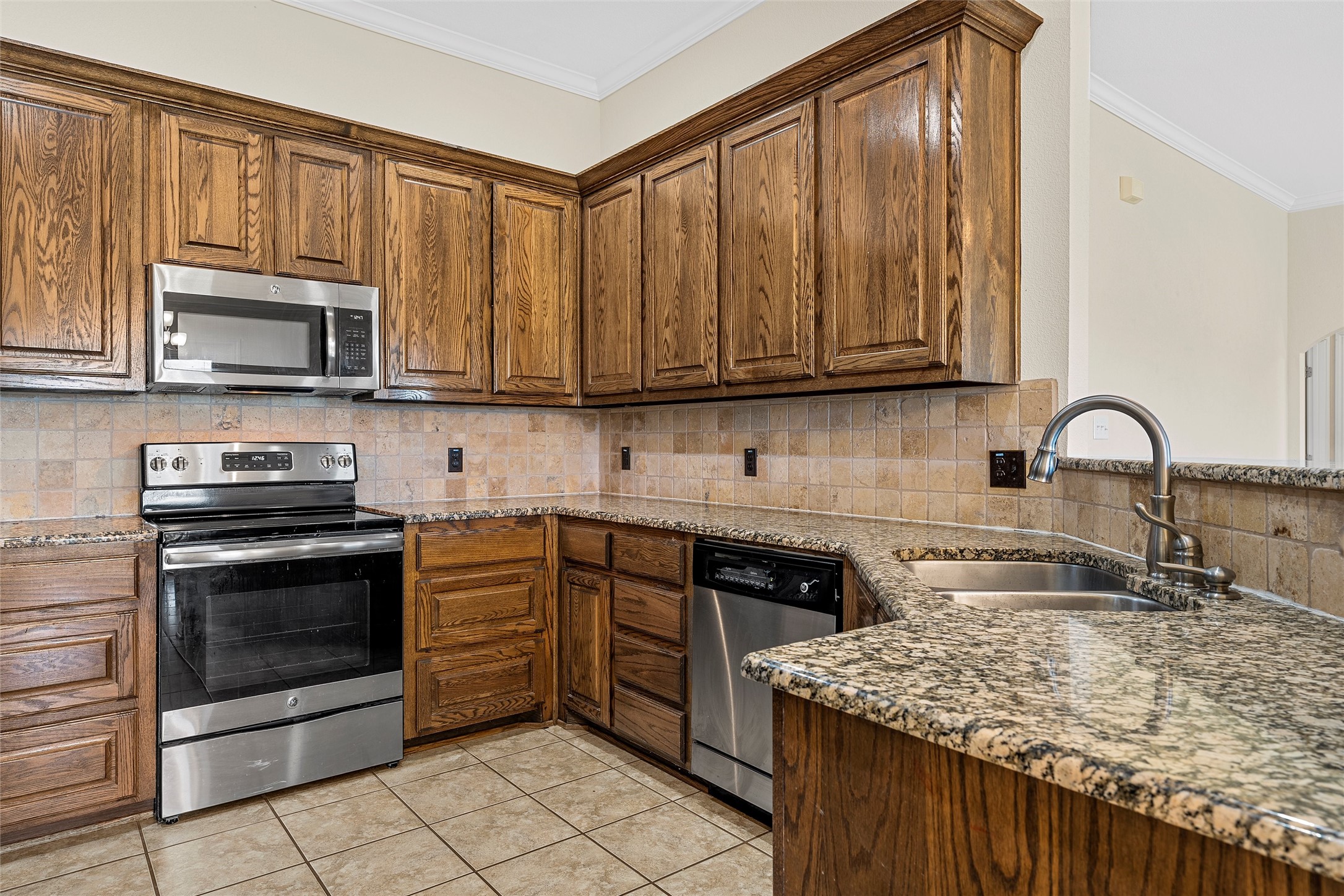 107 Oak Meadow Trail Mcgregor TX 76657
