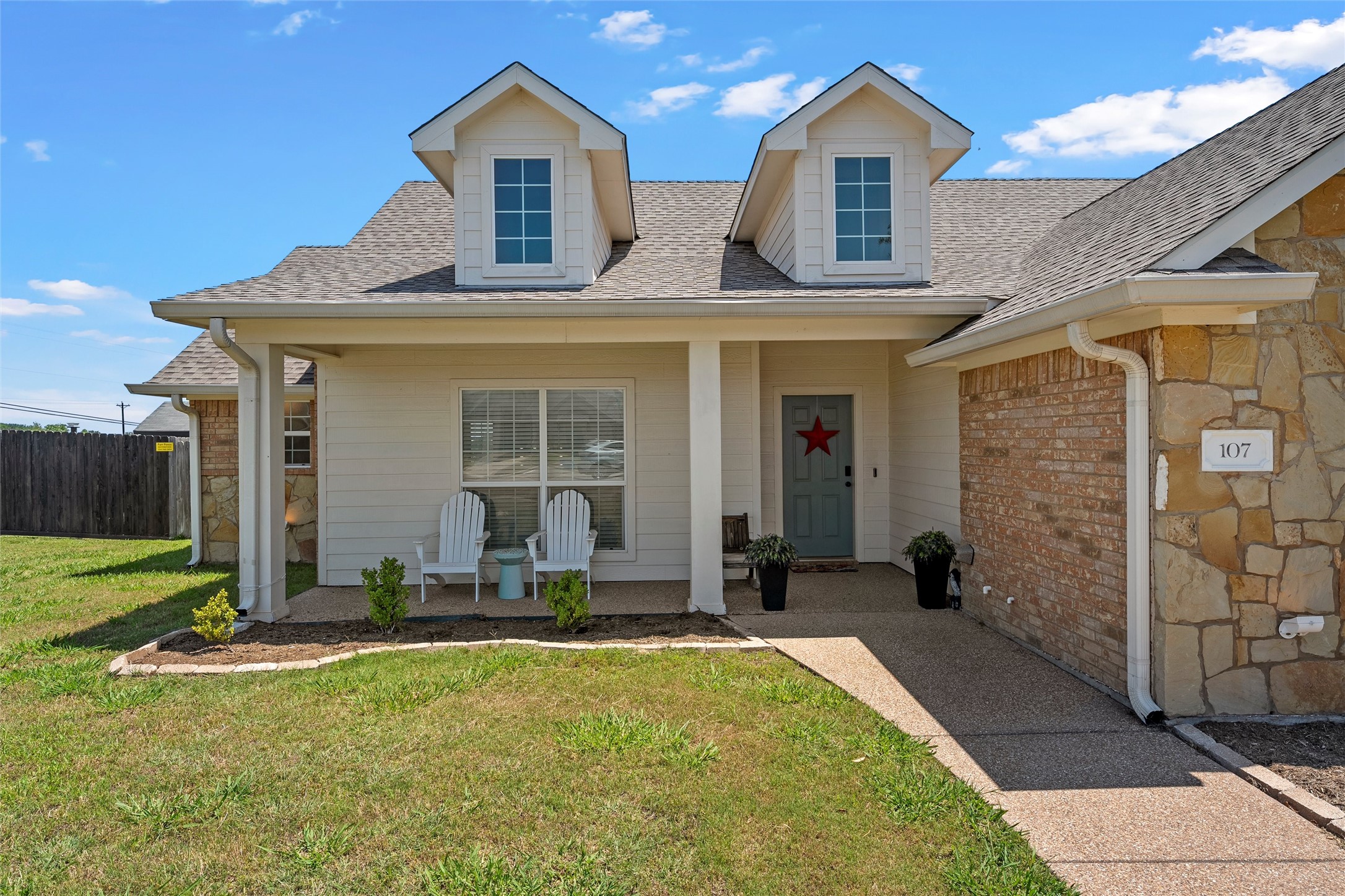 107 Oak Meadow Trail Mcgregor TX 76657