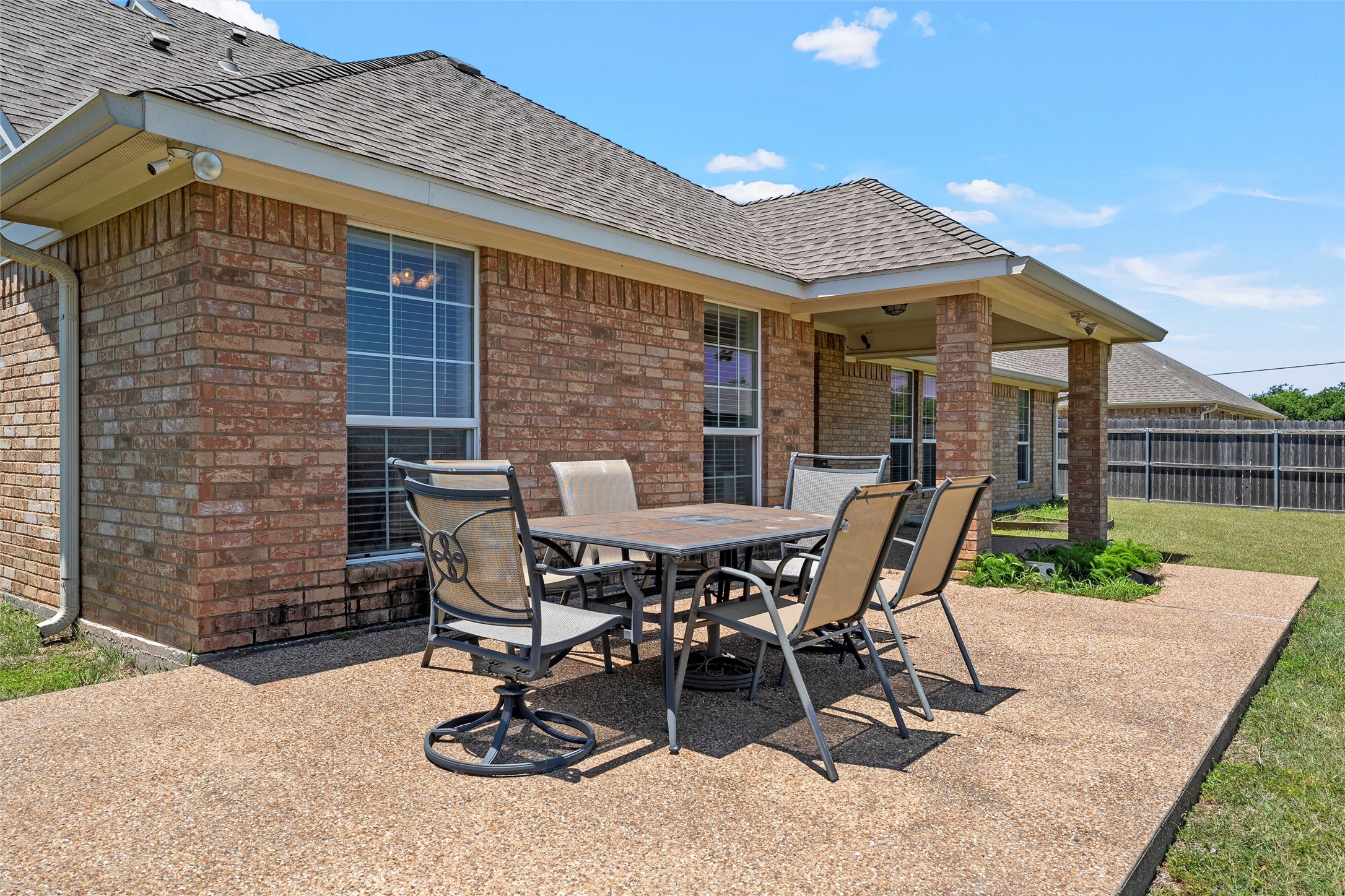 107 Oak Meadow Trail Mcgregor TX 76657