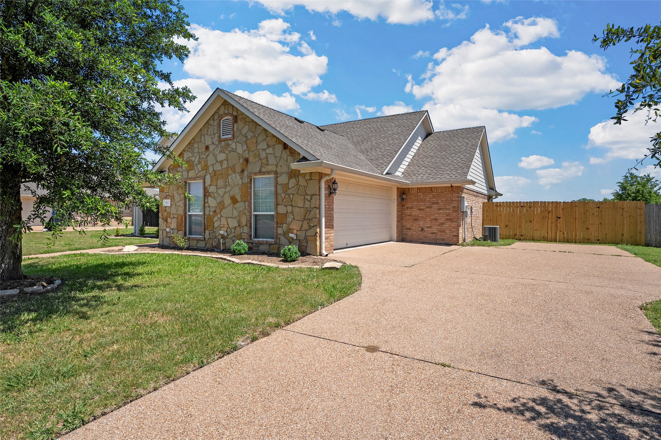 107 Oak Meadow Trail Mcgregor TX 76657