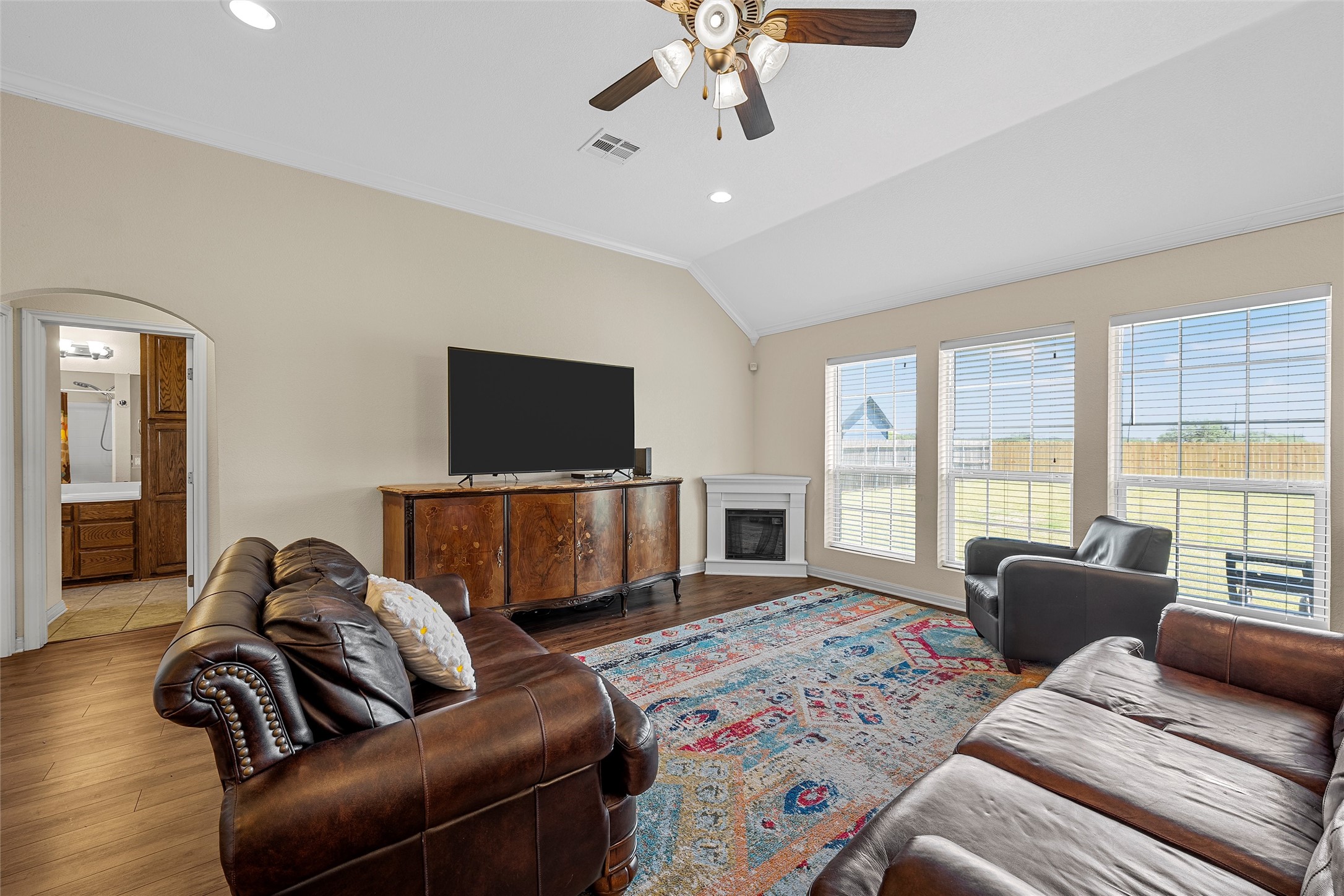 107 Oak Meadow Trail Mcgregor TX 76657