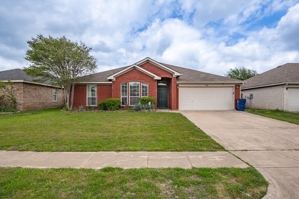 1008 Andrew Street Burleson TX 76028