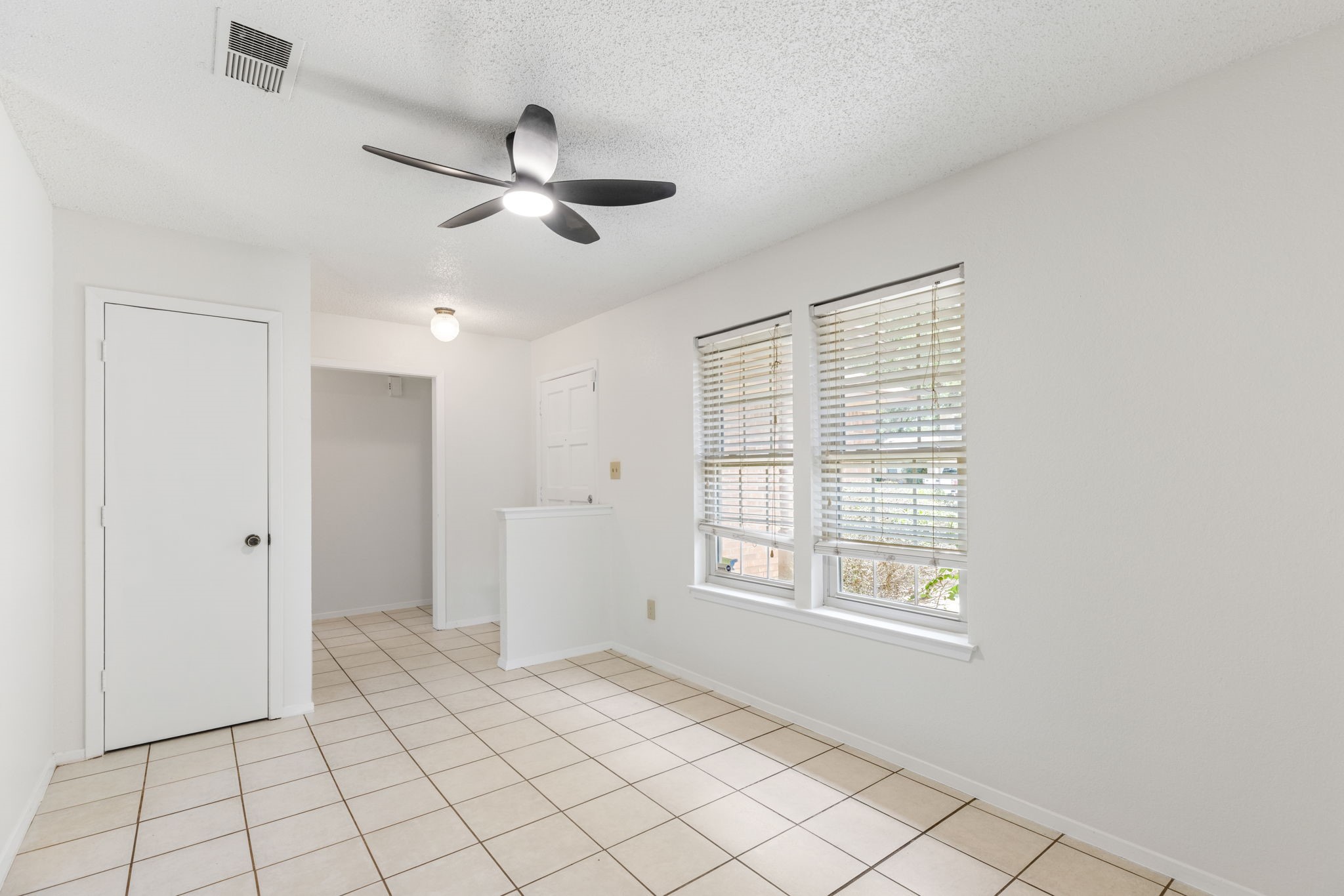 4009 Pueblo Trail Lake Worth TX 76135