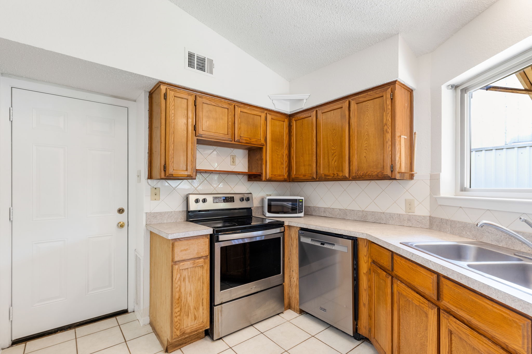 4009 Pueblo Trail Lake Worth TX 76135