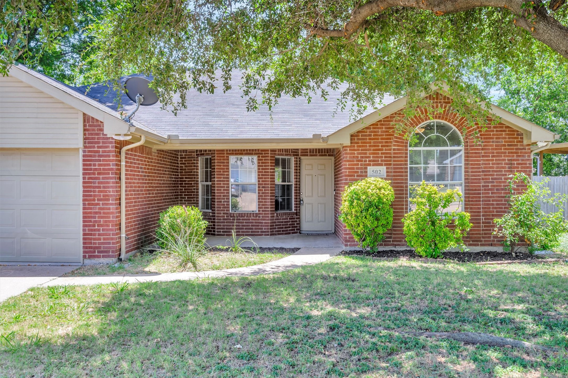 502 Starling Drive Desoto TX 75115