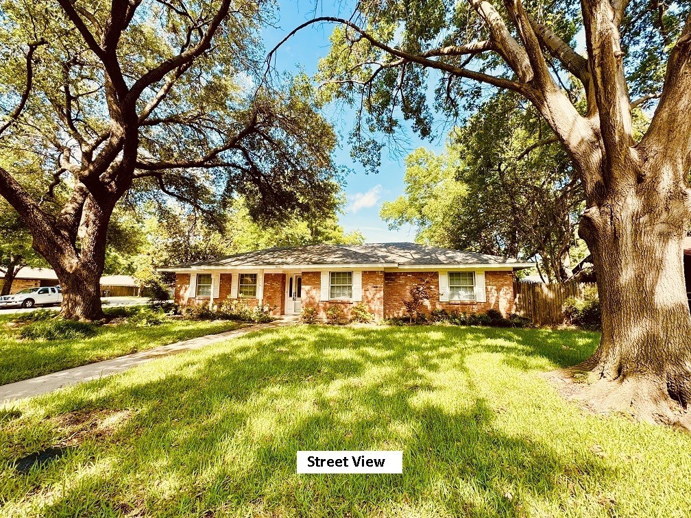 1916 Weymouth Court Arlington TX 76013