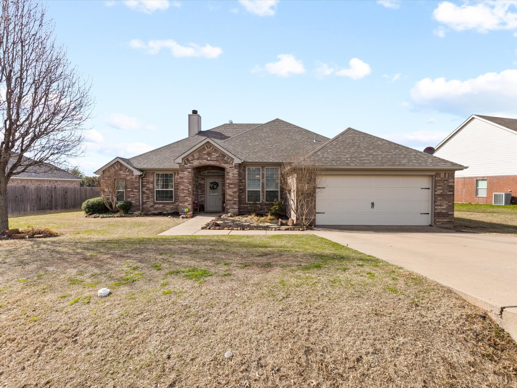 2913 Saunter Lane Granbury TX 76049