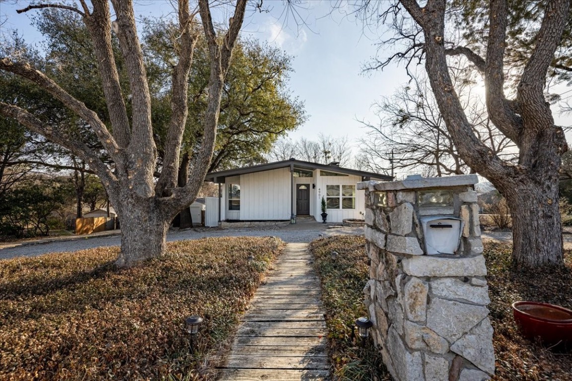 4901 Fairway Court Granbury TX 76049