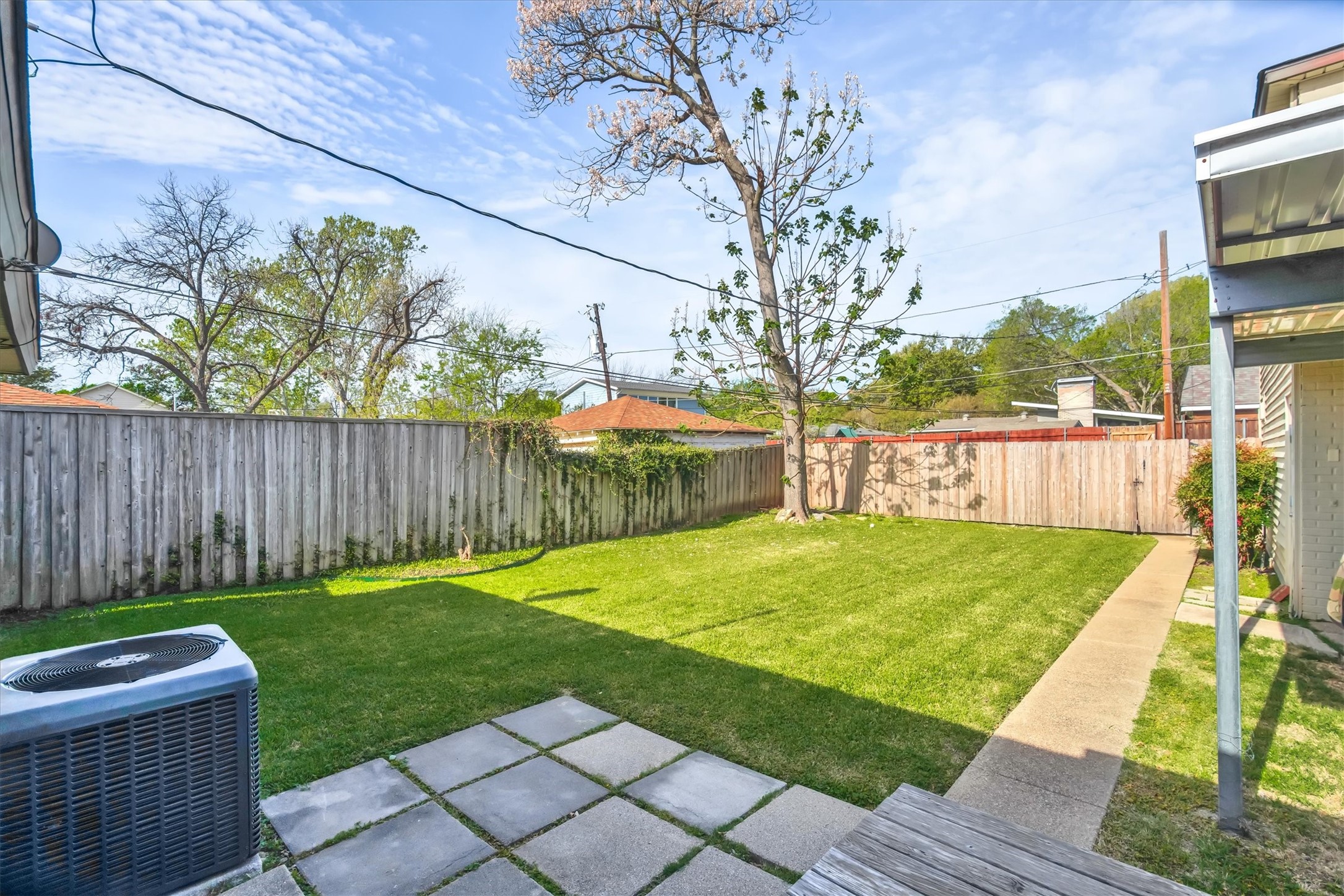 10203 Northlake Drive Dallas TX 75218