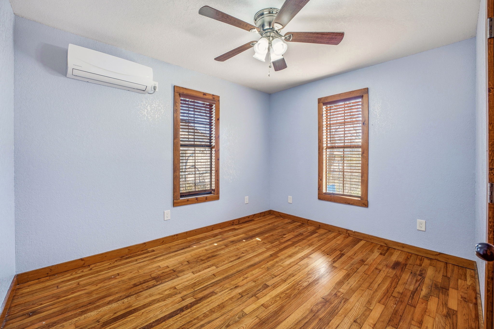 1090 W Elm Street Stephenville TX 76401