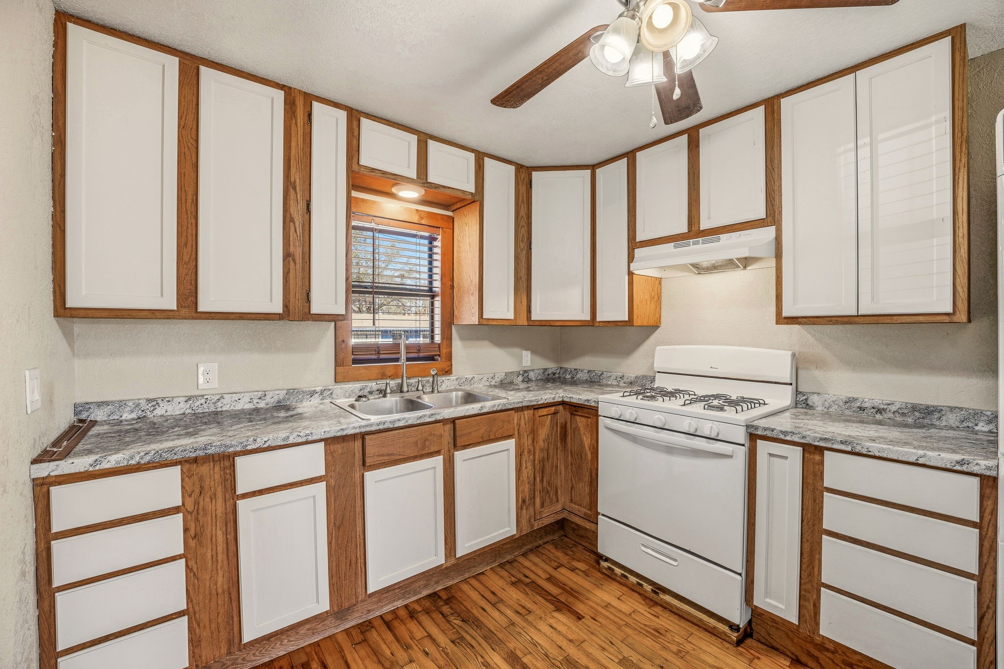 1090 W Elm Street Stephenville TX 76401
