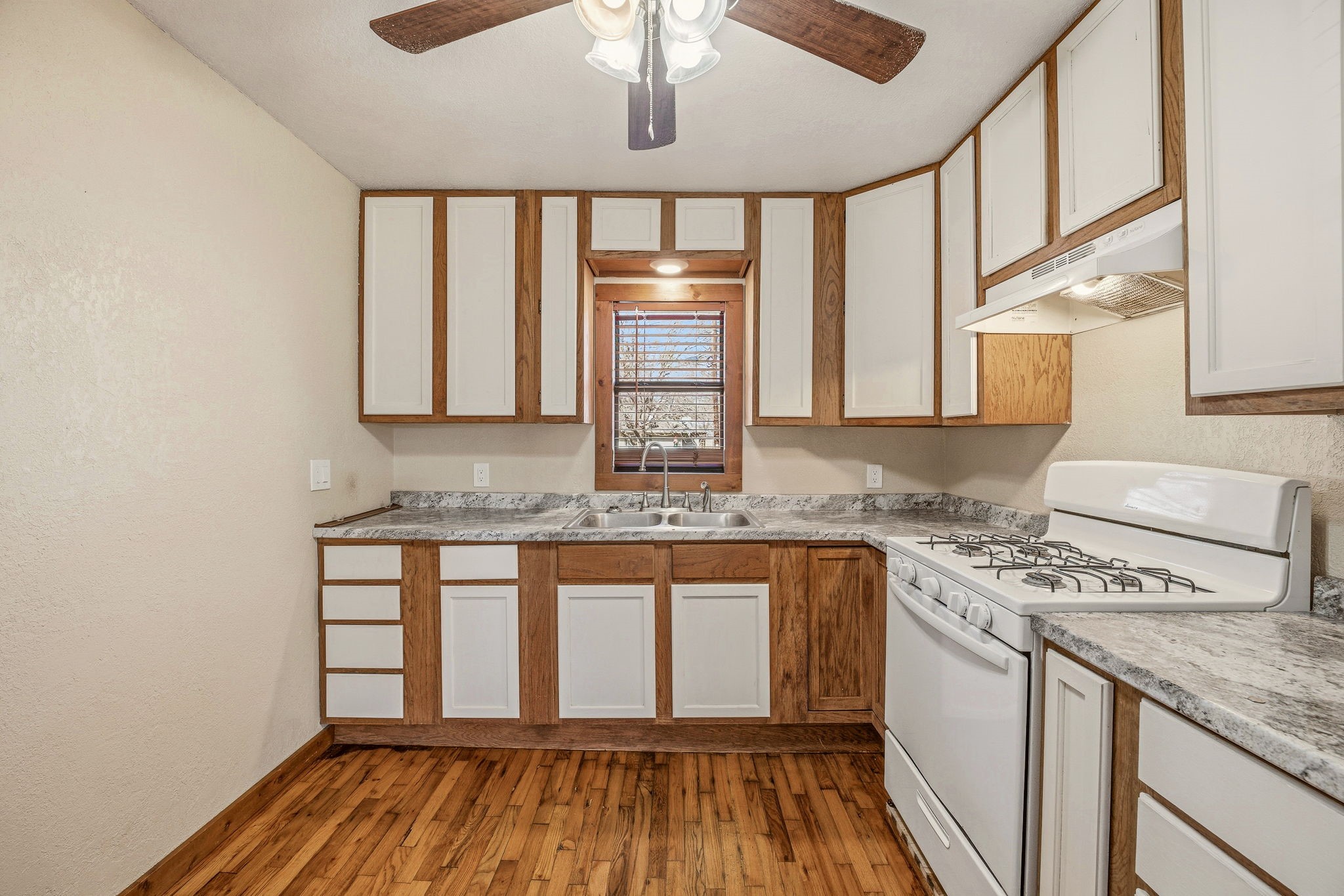 1090 W Elm Street Stephenville TX 76401