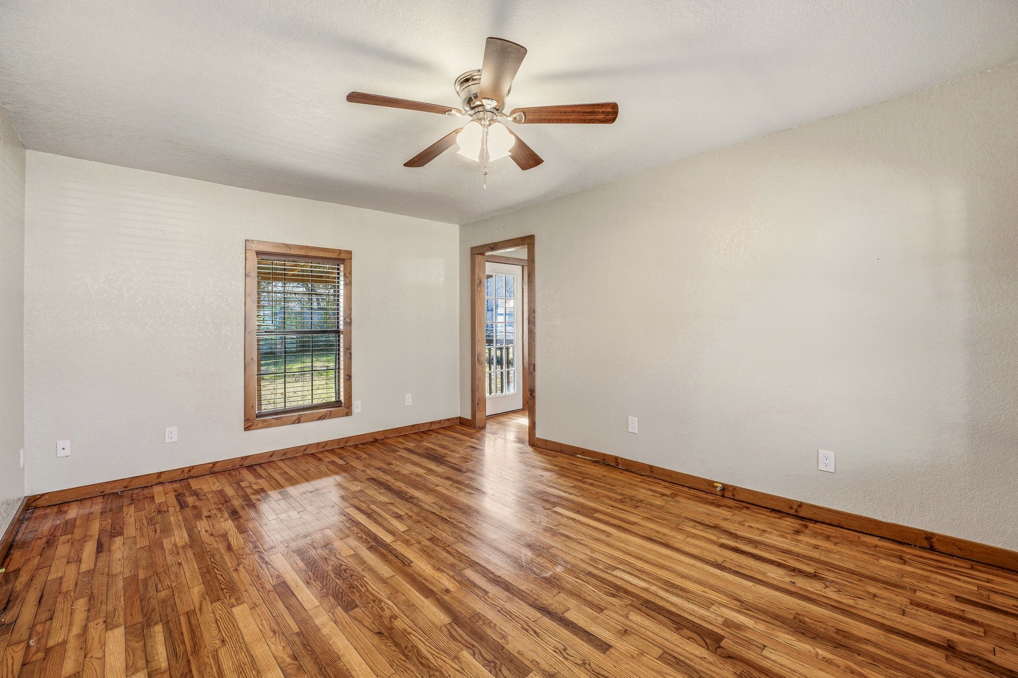 1090 W Elm Street Stephenville TX 76401