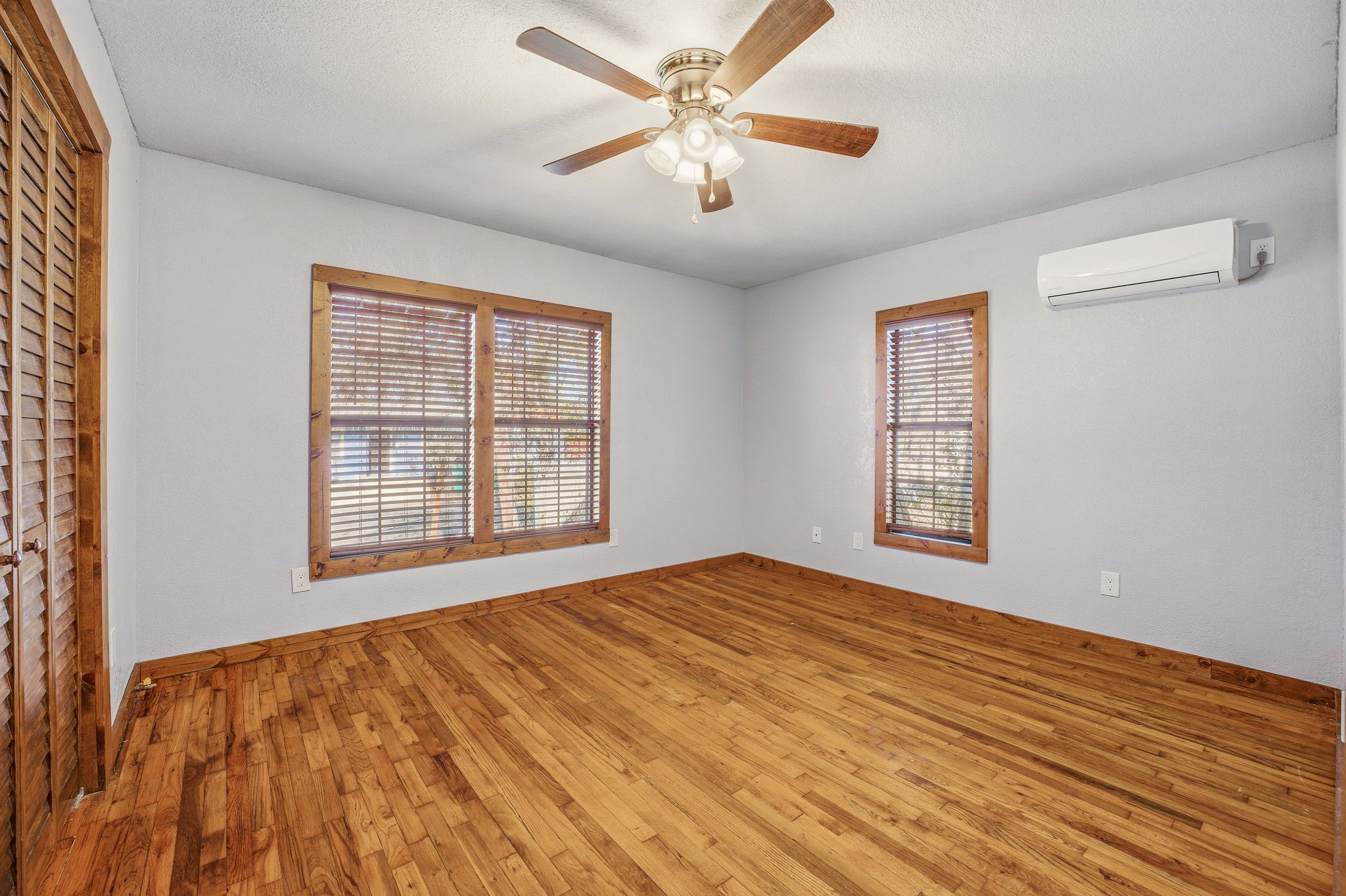 1090 W Elm Street Stephenville TX 76401