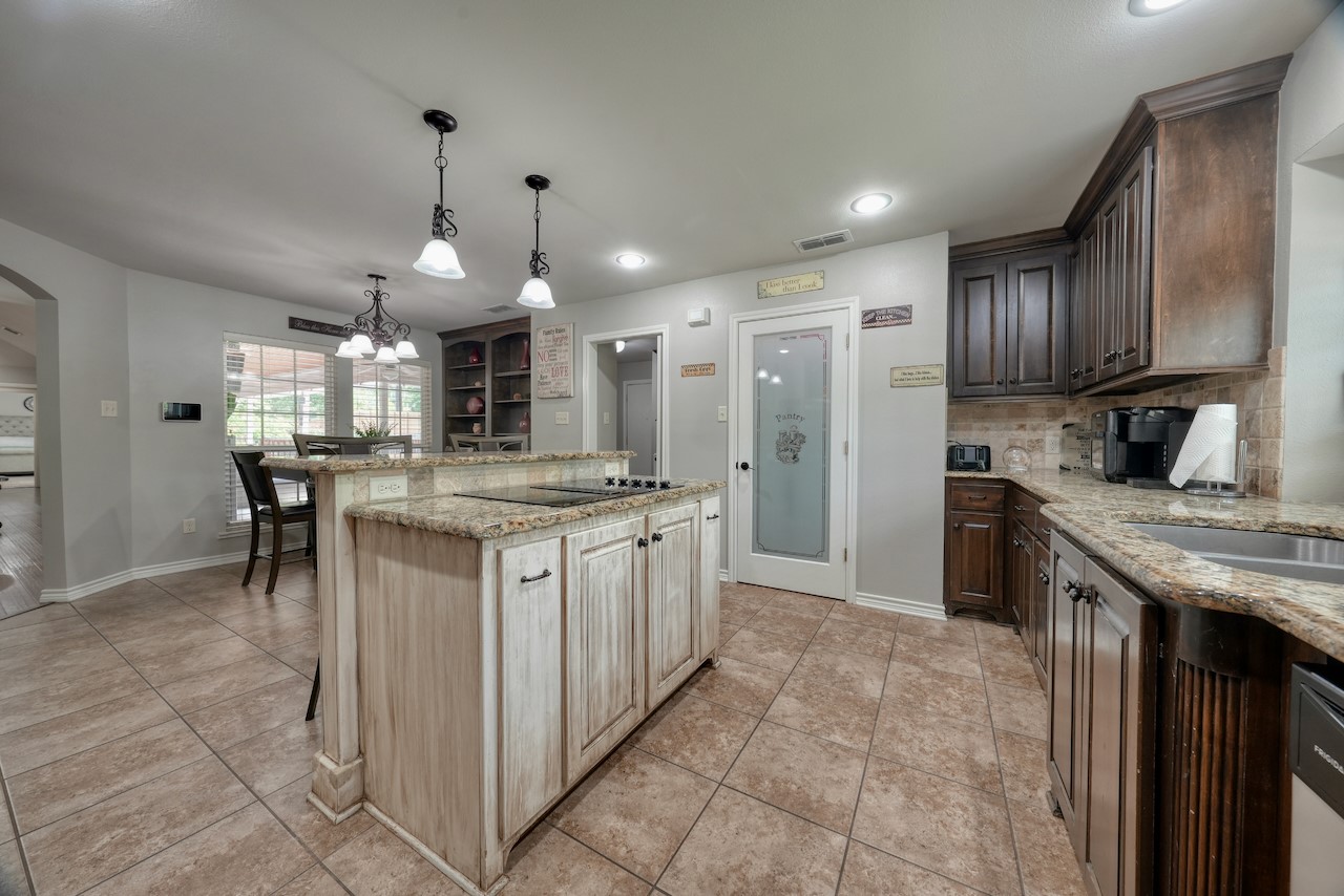 6112 Sutherland Drive Tyler TX 75703