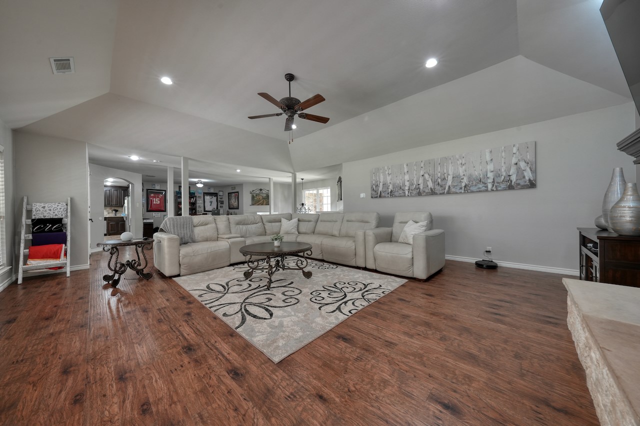 6112 Sutherland Drive Tyler TX 75703