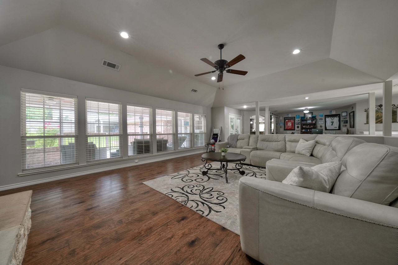6112 Sutherland Drive Tyler TX 75703
