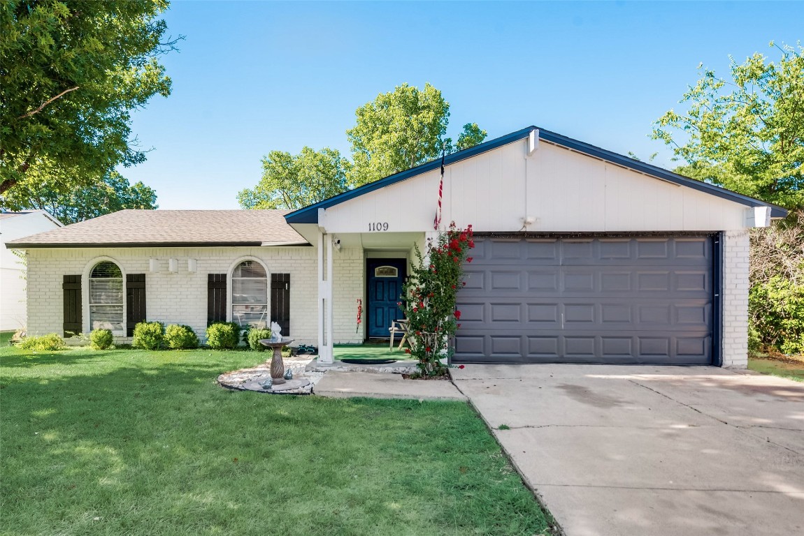 1109 Santa Fe Trail Grand Prairie TX 75052