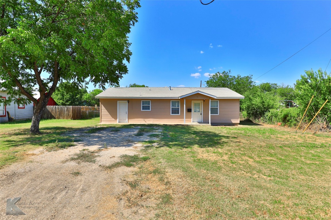 232 W 6th Street Baird TX 79504