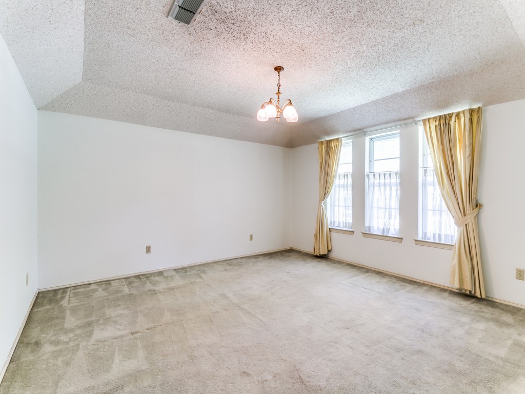 1132 N Irving Heights Drive Irving TX 75061