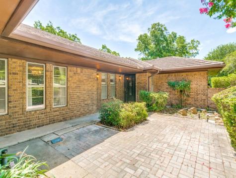1132 N Irving Heights Drive Irving TX 75061