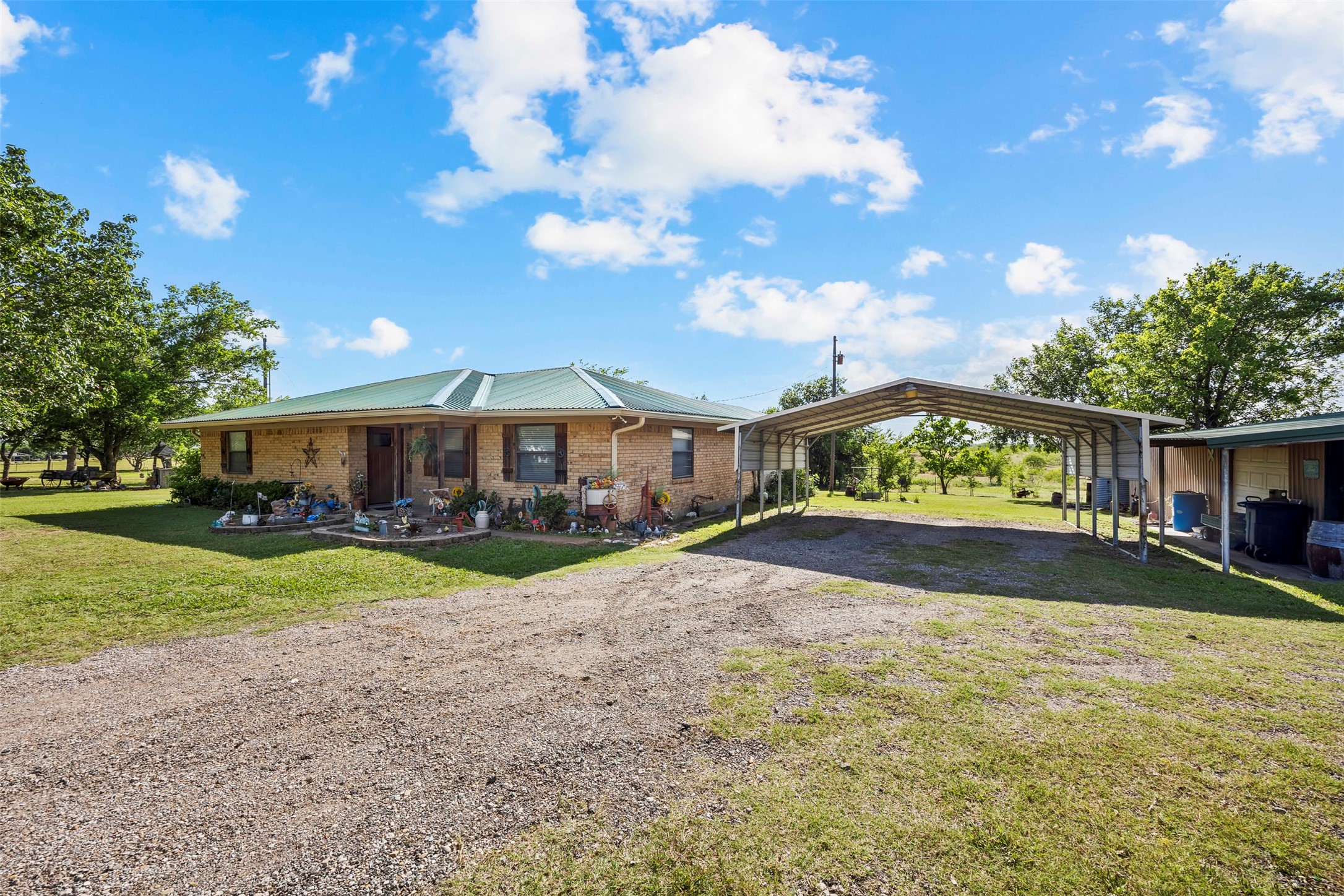 2073 Fm 1182 Ennis TX 75119
