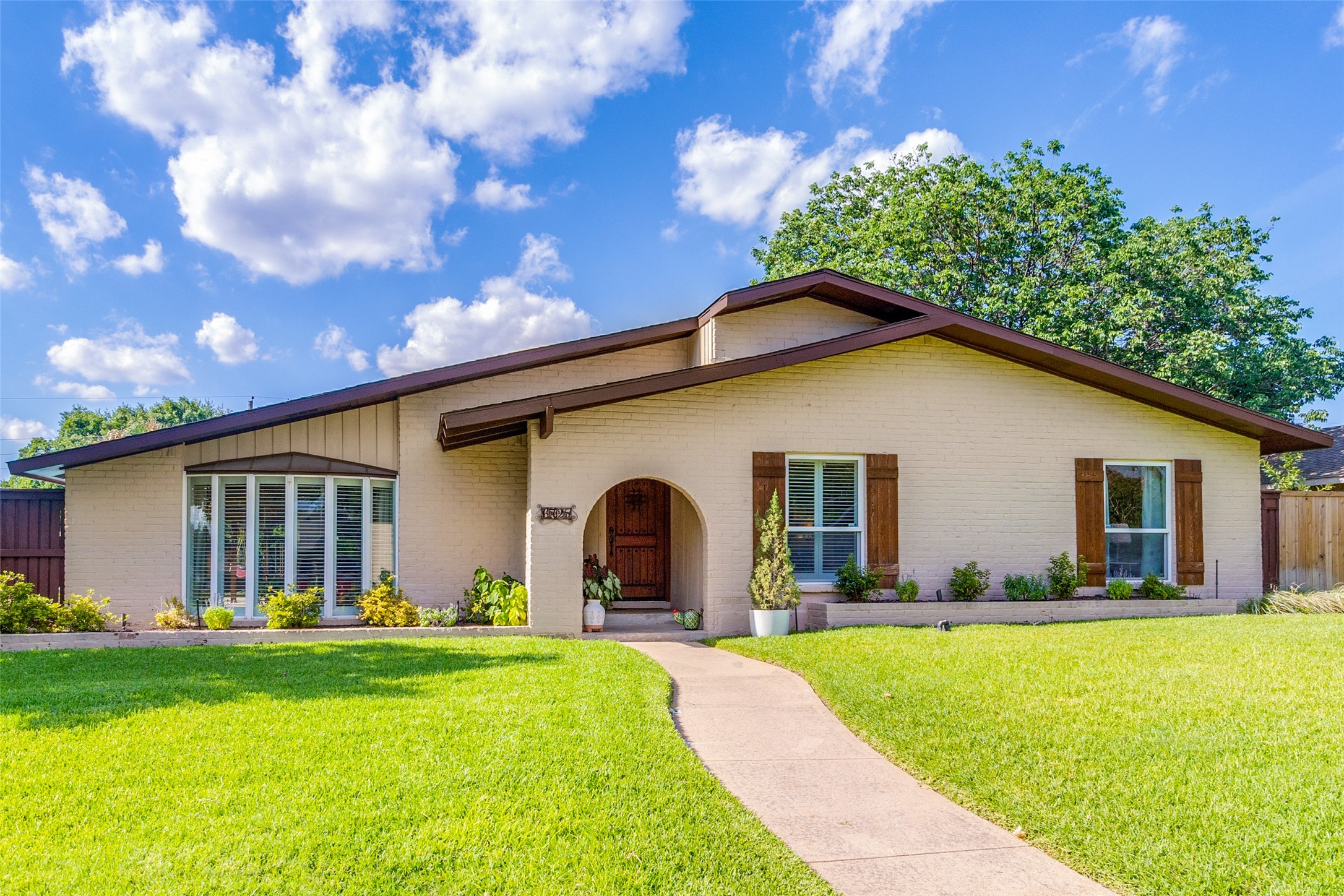 6725 Orangewood Drive Dallas TX 75248