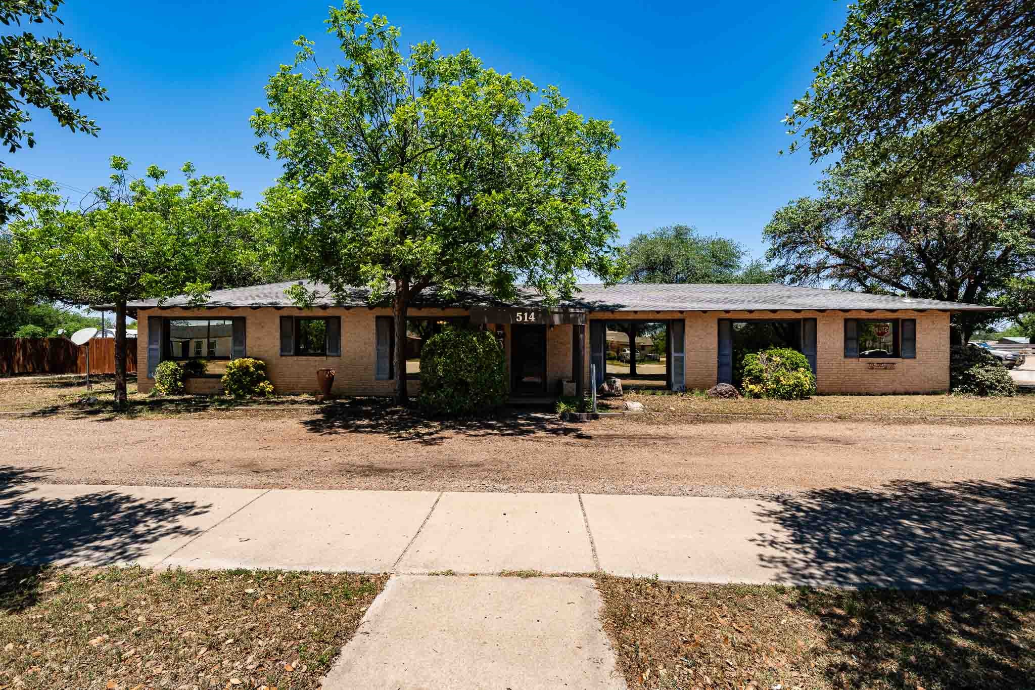 514 W Lake Drive Hamlin TX 79520
