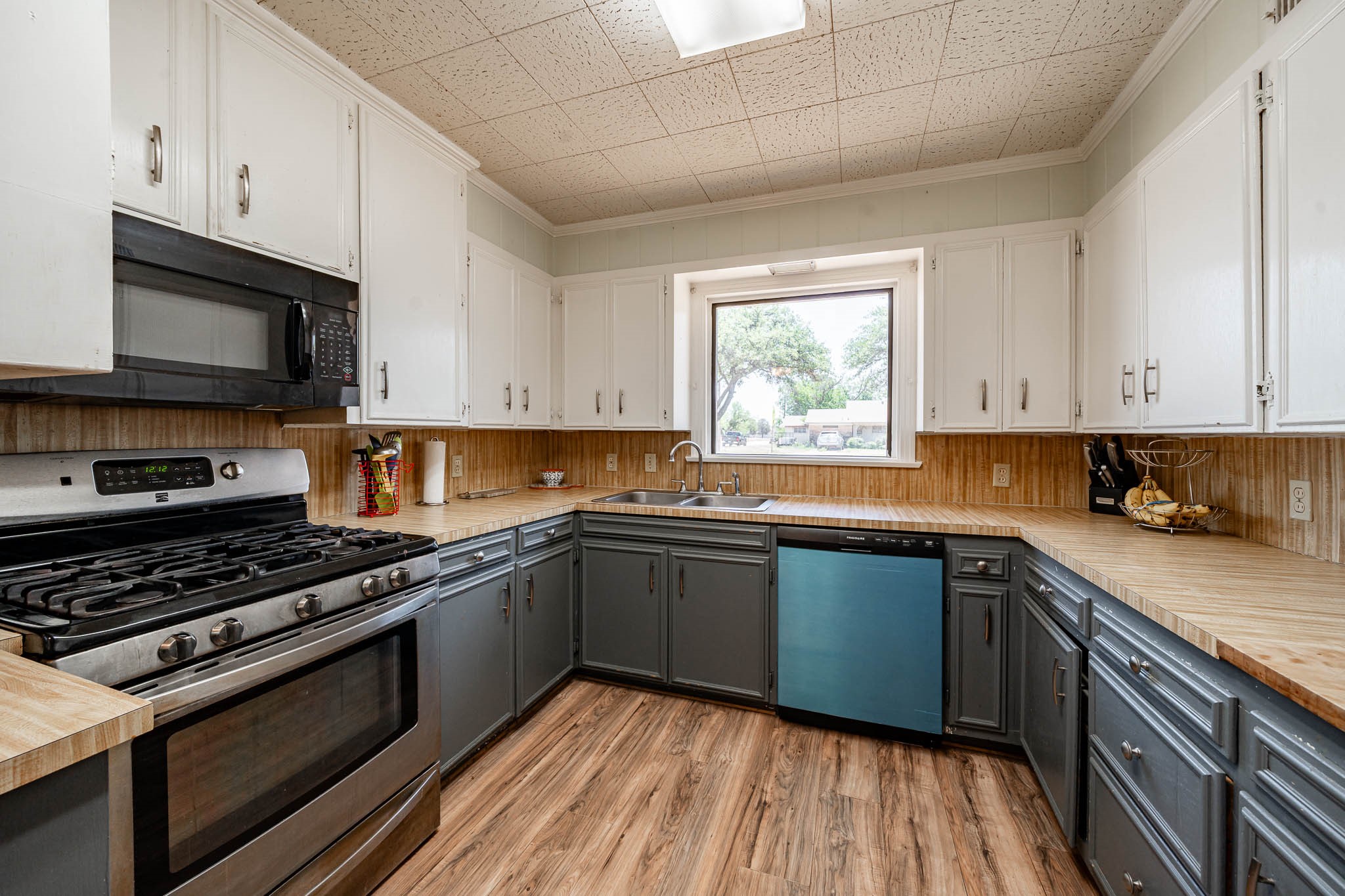 514 W Lake Drive Hamlin TX 79520