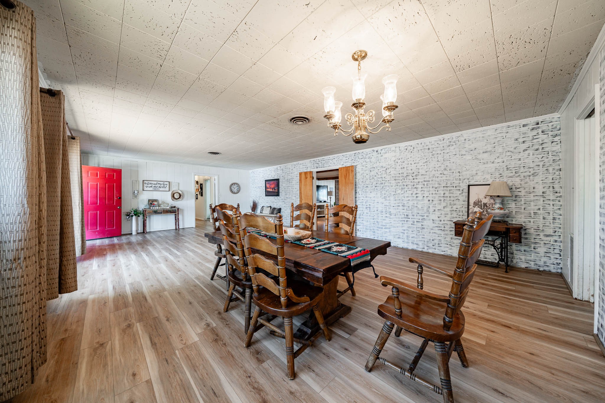 514 W Lake Drive Hamlin TX 79520