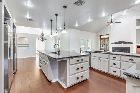 601 N Carroll Street Henrietta TX 76365