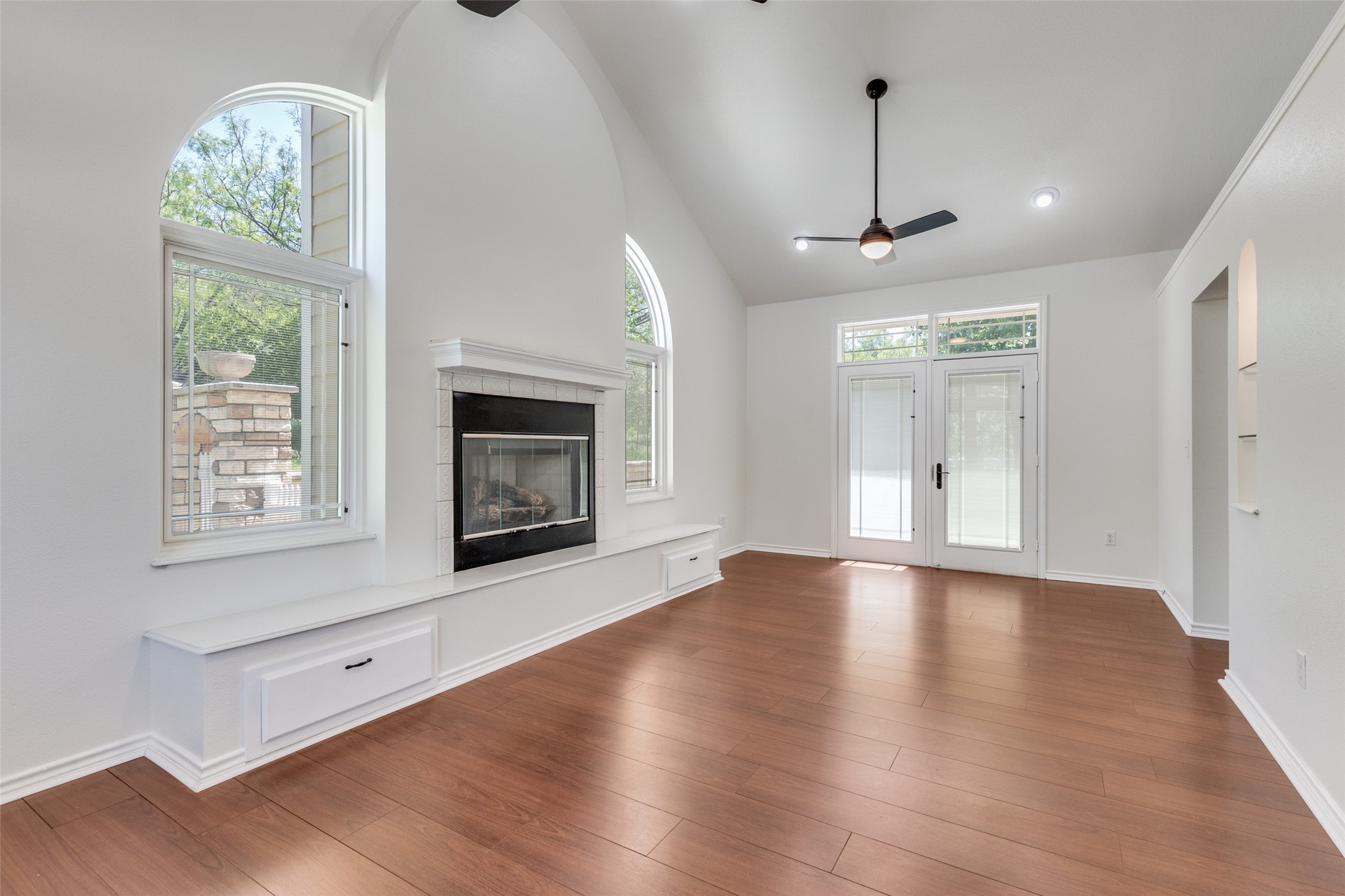 601 N Carroll Street Henrietta TX 76365